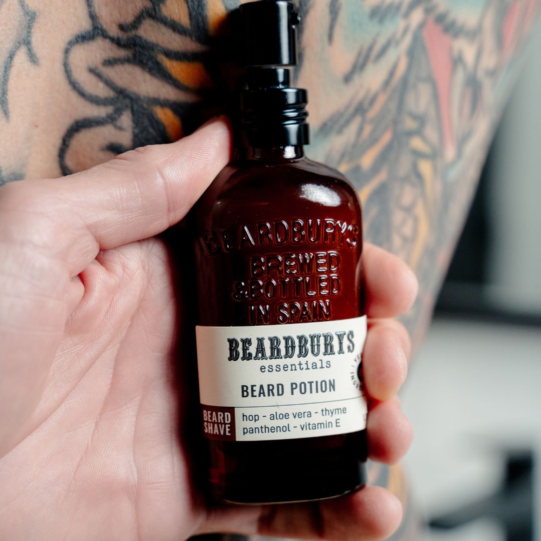 Aplicación de Beard Potion para el cuidado de la barba